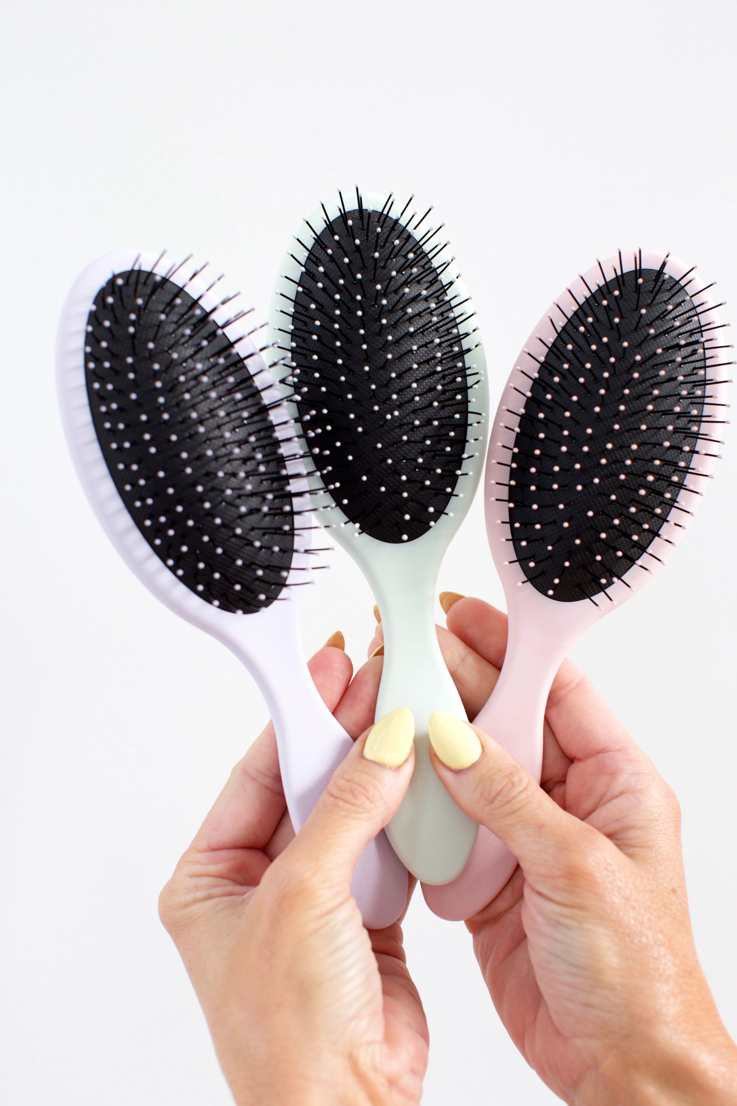 Matte Detangling Brush